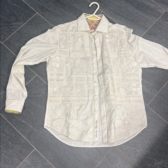 Robert Graham Other - Limited edition Robert graham cream embroidered shirt
